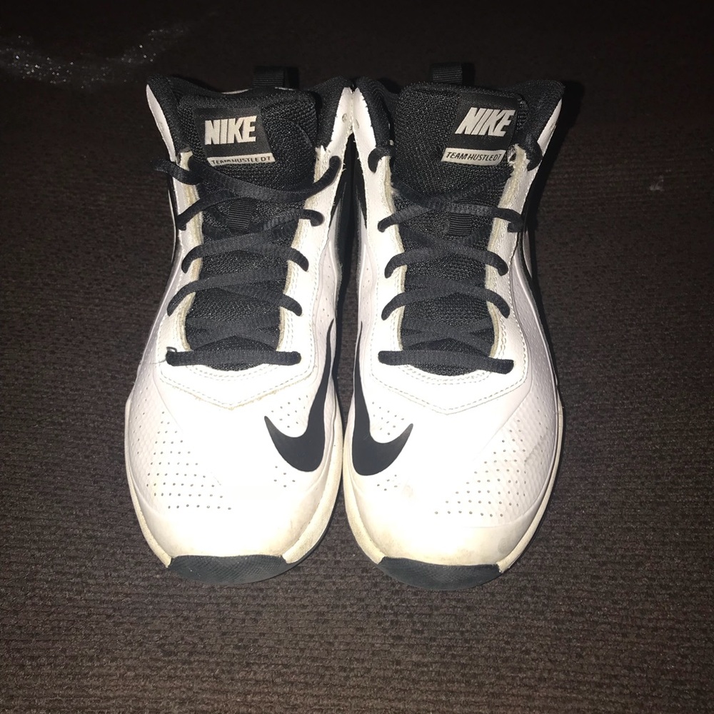 Nike Team Hustle D7